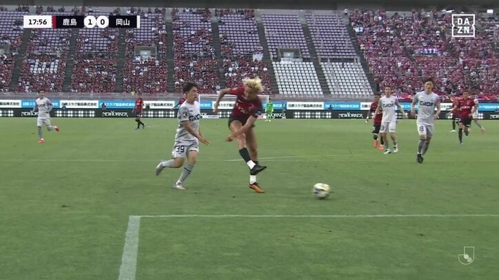 【映像】ねじ切りそうな豪快ツイスト反転シュート