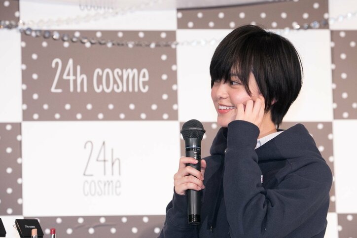 平手友梨奈、ソロ曲とともにコスメブランドの新CMに起用!