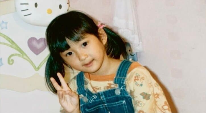 【写真・画像】「子どものころからかわいい」 超人気クリエイターの幼少期の写真に反響「かわいすぎ！」「成長がすごい」　1枚目