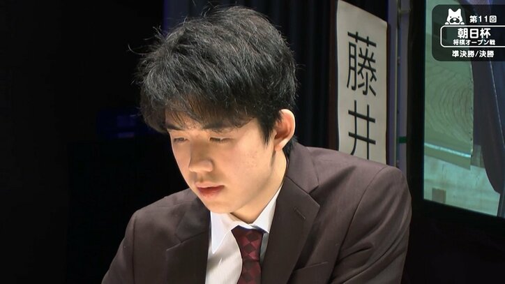 藤井聡太王位・棋聖が作った記録の数々 最年少記録はプロ入り、タイトル獲得など独占状態に
