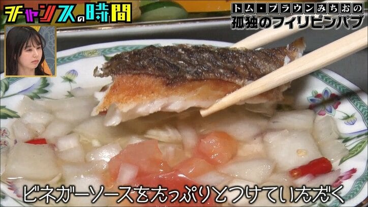 「下ネタへのスピード感が異次元」トム・ブラウンみちお、フィリピンパブで“孫がいる”美熟女たちと大はしゃぎ