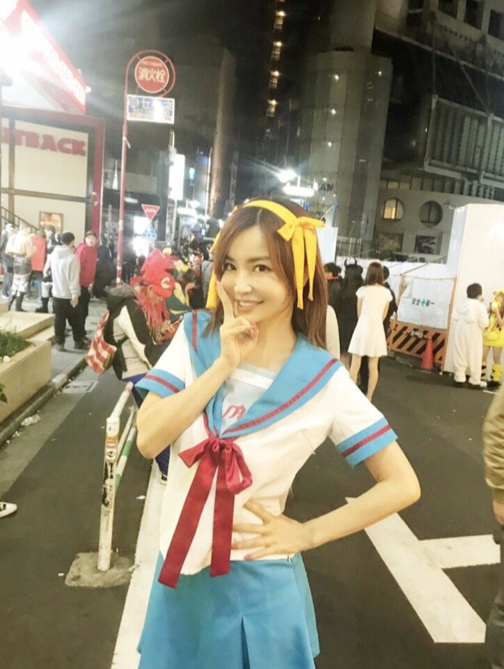 平子理沙、涼宮ハルヒのコスプレ姿で渋谷へ「楽しかったな～」