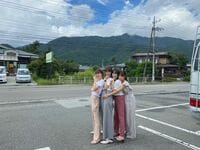 「みんな脚長っ」「美女4人」江野沢愛美、「ドラ恋」女子メンバー集合写真を公開し話題に