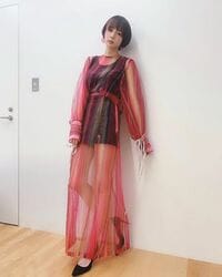 岡田紗佳、美脚あらわな透け感のある衣装ショットにファン歓喜「スタイル素晴らしい」