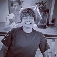 「太もも 僕も57センチでした」香取慎吾、パラ自転車・川本翔大選手とのオフショットを公開