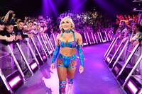 美しくも暴力的…24歳“超新星”女子レスラー、華麗バク転エルボー→脳天直撃スラムの衝撃シーン 「お見事」「さすが体操選手」類まれなプロレスセンスに大反響