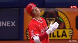 大谷翔平、チャンスの場面に代打で登場するも貴重な1打席での微妙なストライク判定に「そりゃないよ」の表情
