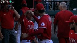 大谷翔平、ベンチ内でBBと手を繋いで大はしゃぎ 満面の笑みに「元気そう！かわかっこいい！」「何やってんのｗ」反響続々