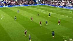 「普通なら詰んでる…」“鬼畜パス”をいとも簡単に捌いたスーパープレー！ 39歳チアゴ・シウバが「サッカー上手すぎる」「偉大だ」と話題になった瞬間