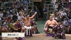 「うわ本物」「綺麗だからすぐわかる」大相撲、升席の女性にファン熱視線 ネットで話題に