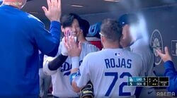 大谷翔平、“55番”から55号で「最後はデコピンポーズ」 HR王よりチーム優先…意地の一発で見せた会心の笑顔