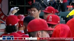 大谷翔平、22号直後に見せた味方への“頭ポンポン”に反響 「ベラスケス嬉しそう」「羨ましい」