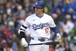 大谷翔平、劇的サヨナラ打！移籍後初 首位打者にも再浮上 自身メジャー4年ぶり2度目 本拠地ファンは総立ち＆騒然「なんとかヒットで終わらせたかった」