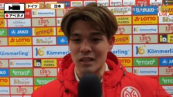 えっ、嘘だろ！？ 佐野海舟、“後方転倒パスカット”にファン仰天「またまた回収」「あの体勢で…」「読みがすごい」さすがの守備力を見せつけた瞬間