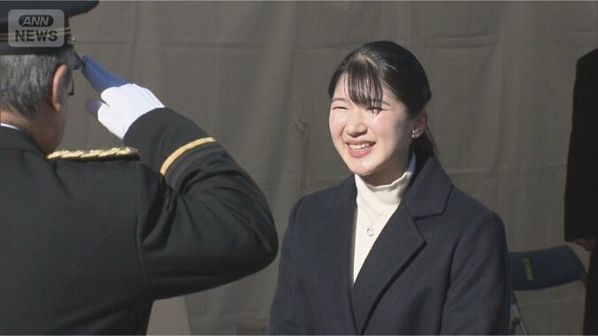 笑顔の愛子さま