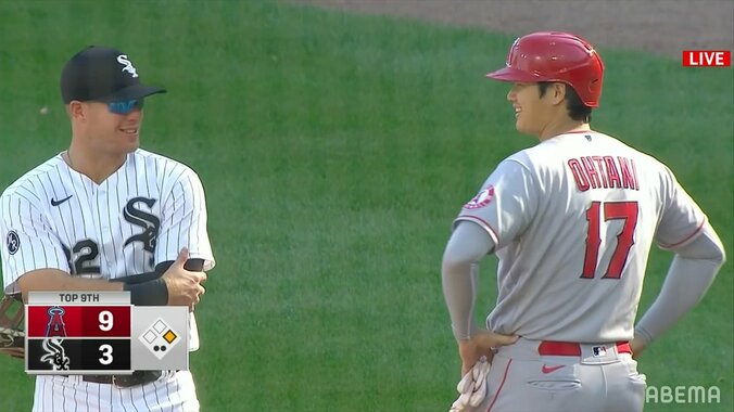 あれって報復行為なの？大谷翔平、死球が右足直撃 投手・監督が退場の大騒動にも相手選手とニコニコトークの珍場面 1枚目