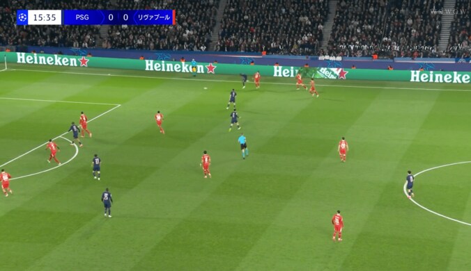 えっ、倍速映像！？ PSG最強ドリブラーの“超人突破”にファン衝撃「デンベレ神」「化け物や」「えぐいてぇ…」リヴァプール２選手を瞬殺した瞬間 3枚目