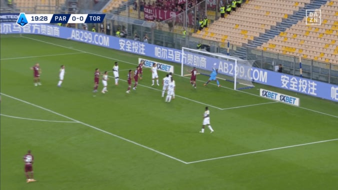 衝撃！ 鈴木彩艶が“顔面”で神セーブ「奇跡を起こした」「重要なプレー」現地メディアも超至近距離弾ストップを絶賛 4枚目