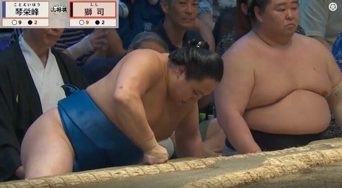「琴栄峰、大丈夫か」取組直後に“苦悶” 吉田賢アナも指摘「ちょっと膝がカクンと…」大熱戦に称賛も心配の声 4枚目