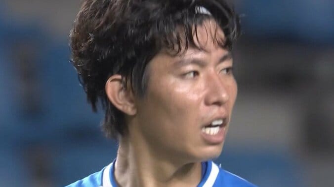 ［映像］難しい体勢から豪快コントロールシュート