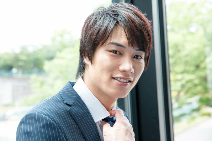 『あなそれ』鈴木伸之インタビュー「涼太のワインのシーンには笑いました」 1枚目