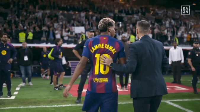 「傲慢かつ無作法」ヴィニシウスvsヤマルの“狂気の舌戦＆突撃”を現地メディア糾弾！「マドリードとバルサの厄介者」「最悪の前例」クラシコ後に一触即発 5枚目