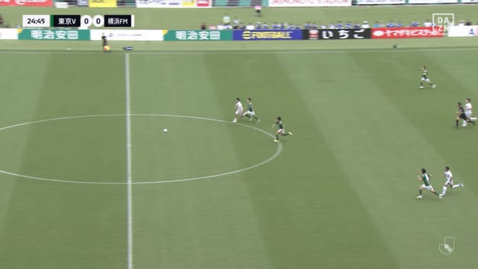 Jリーグにエンバペ出現！？“60m独走ゴール”が「爆速すぎる」「前田大然に匹敵」横浜FM・近藤友喜にファン驚愕「一人で完結」 4枚目