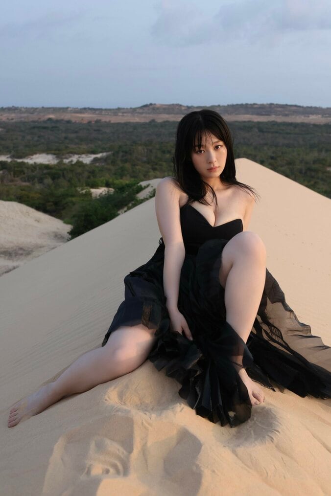 “規格外の逸材”高野真央、Tバックや“ヌーディーショット”など大胆表現にも挑戦 1st写真集が7月29日に発売決定 4枚目