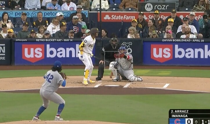 【写真・画像】何やってんだよ！ カブス今永昇太を襲った“まさかのハプニング”「さすがに可哀想」「不運すぎる」 味方選手が“ありえないエラー”連発… ファン騒然　1枚目