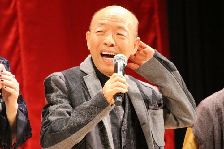 ドランク塚地、舞台挨拶で財布紛失を嘆く「青の長財布なんです」