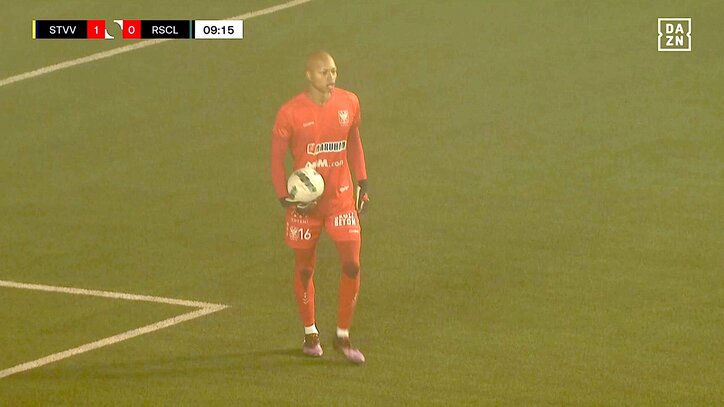 【写真・画像】ハンドだろ！ 小久保玲央ブライアンも猛抗議…物議を醸す疑惑の判定「手には当たっていました」スタジアム騒然　1枚目