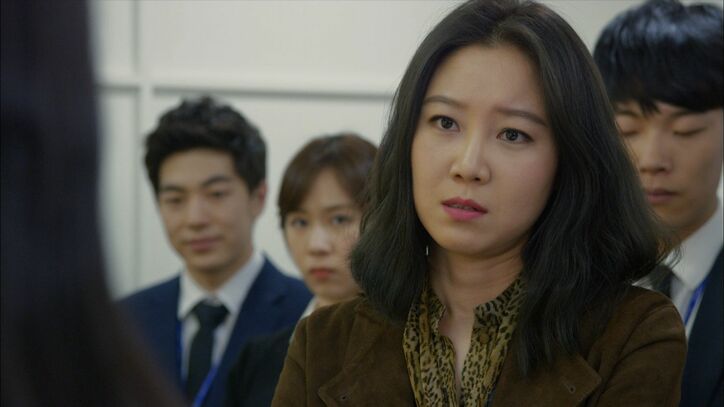 『愛の不時着』の脚本家が描く放送業界の裏側、3人のプロデューサーとひとりの歌手が繰り広げるラブコメ『プロデューサー』