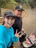  山本圭壱、公園で撮影した家族ショットを公開「全員可愛い」「素敵な写真」の声 