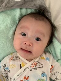 キンタロー。旦那『親子で赤ちゃんの頃の写真を並べてみる。』