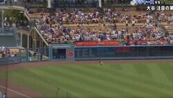 もうワケわからん！ 大谷翔平、逆方向弾で“異変”「そりゃビビる」外野手の様子がおかしくなる→予想外の打球が“爆速通過”