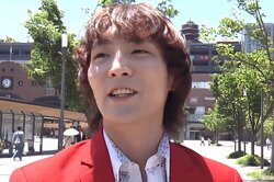 ぱーてぃーちゃん・すがちゃん最高No.1、相席食堂にプリケツ姿で登場！ 千鳥「思ってる以上の…」と大爆笑