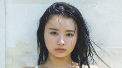“グラビア界のラスボス”豊島心桜、史上最上級の“わがままボディ”を披露 『週プレ』表紙＆巻頭