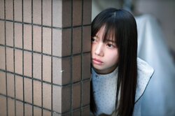 不倫相手の自宅に投函した“あるモノ”に戦慄！齊藤京子演じる不倫女子の行動が斜め上すぎる『泥濘の食卓』