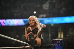 “日本アニメ大好き”美女レスラー、ド派手な新コスチューム披露の投稿に「暗号」設置？ 挑発的なメッセージをファンも大絶賛