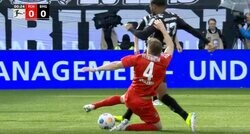 史上最速の“殺人タックル”発生か？ 「死ぬだろ…」「いきなり怖すぎる」試合開始“わずか8秒”で超危険プレーが炸裂した瞬間　吹っ飛んだ相手が大回転して悶絶