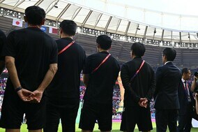 「負けたからこそ」コスタリカ戦後の日本代表ロッカールームはやはりピカピカ！ ファン驚嘆「武士のような佇まい」【W杯】