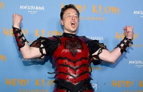 「まさか祝福されるとは」ツイッター社買収のイーロン・マスク氏が日本代表のスペイン撃破を祝福、本田圭佑も反応「試合観に来て」