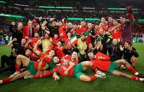 スペイン撃破のモロッコ、試合後にはイスラム教ならではの光景がピッチに広がる　試合中にも観客からの大歓声