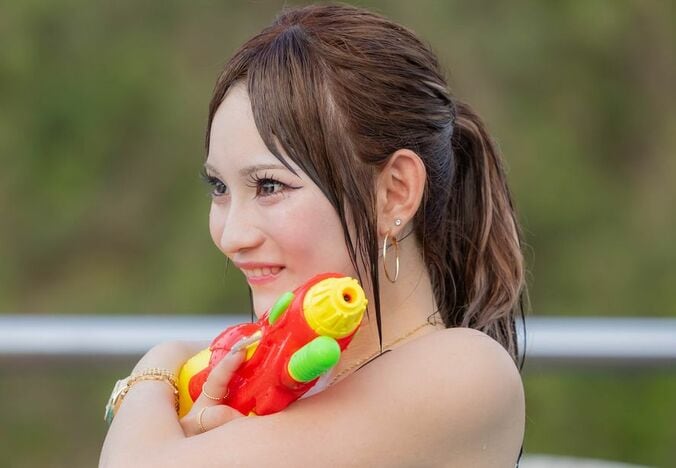 白ギャル高3美女「一緒にプール入りたいな」可愛すぎるお誘いで突然のデート！