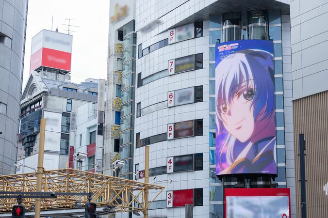 【写真・画像】10月4日（土）放送開始のアニメ『補助魔法』より、「ラスティングピリオド」がデジタルサイネージで渋谷に降臨！声優陣、アーティストからの直筆コメントも公開　4枚目