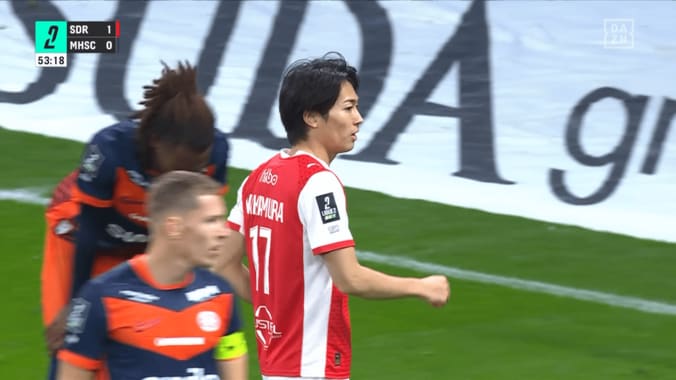 SNS沸騰！日本代表ウイングが“鋭利すぎるキックフェイント”で敵DF翻弄「敬斗くんうますぎ」「キレキレやん」決定機演出の瞬間 5枚目