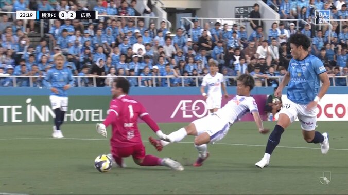 【映像】連続エラーで相手FWにアシスト→痛恨失点の瞬間