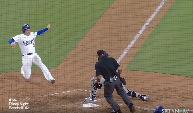 【写真・画像】ブチギレ寸前…！ ヤンキースの“退場王”がイライラ「怖い怖い！」「口に入れすぎw」ボーク判定でブーン監督のリアクションが話題に　1枚目