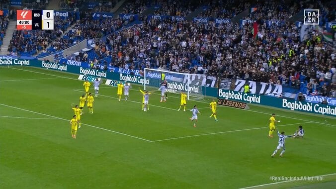 久保建英、強烈トゥーキックに悲鳴「またタケがやられた」「大丈夫か」危険プレーにスタジアム騒然もカード誘発→FK獲得で「痛いと思うけど賢いプレー」 4枚目