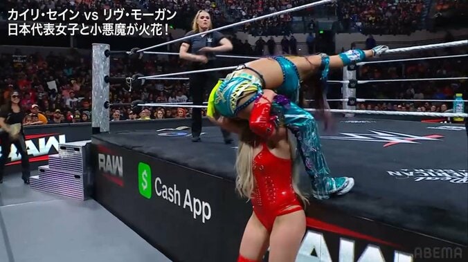 リヴの強烈な一撃